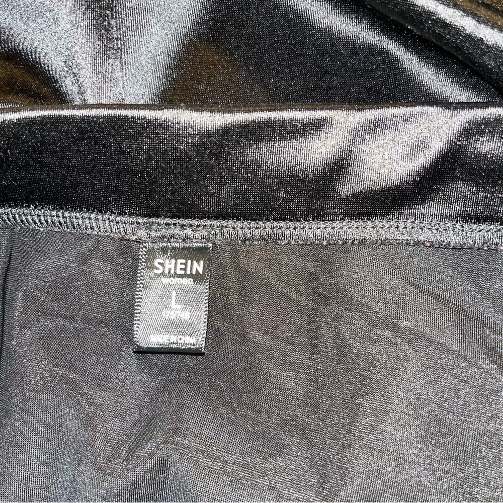 SHEIN-Women's Short Skirt High Waist Style - Picture 5 of 6